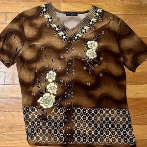 Women’s Tops / T-C Fashion / Brown Blouse with Flowers / Floral Design / X-LARGE